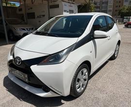Toyota Aygo 1.0 VVT-i 69 CV 5 porte x-clusiv MMT 2