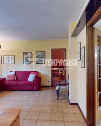 SPLENDIDO 4 LOCALI CON TERRAZZO, TAVERNA E BOX