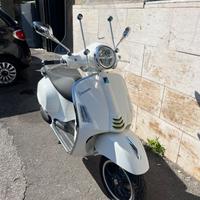 Piaggio Vespa 310 GTS hpe Super