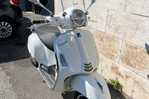 Piaggio Vespa 310 GTS hpe Super
