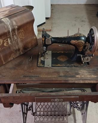 Macchina da Cucire PAX  a pedali  vintage anni 20