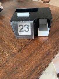 portapenne con calendario perpetuo 1970