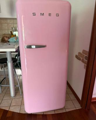 Frigorifero Smeg rosa
