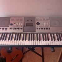 Pianola  psr E413