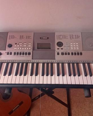 Pianola  psr E413