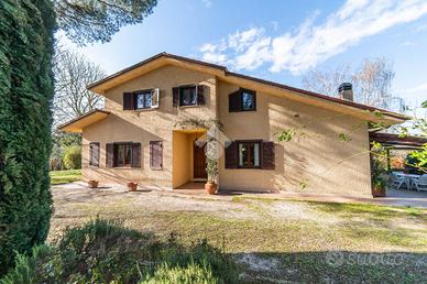 VILLA SINGOLA A VITERBO