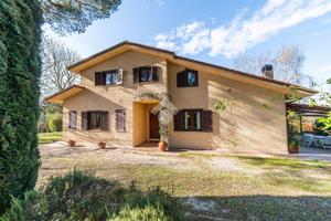 VILLA SINGOLA A VITERBO