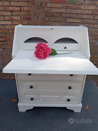 scrittoio in stile shabby chic 