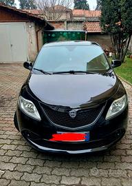 Lancia Ypsilon Nera modello gold