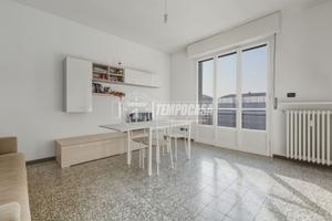 AMPIO TRILOCALE CON DOPPIA ESPOSIZIONE