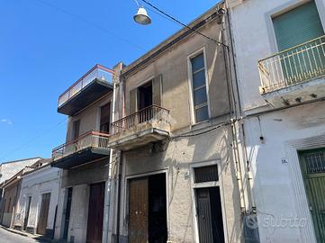 CASA SEMINDIPENDENTE A GIARRE