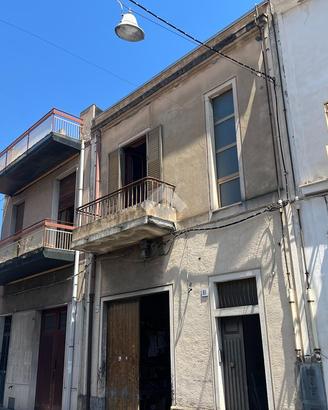 CASA SEMINDIPENDENTE A GIARRE
