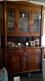 Credenza con vetrina primi del 900.