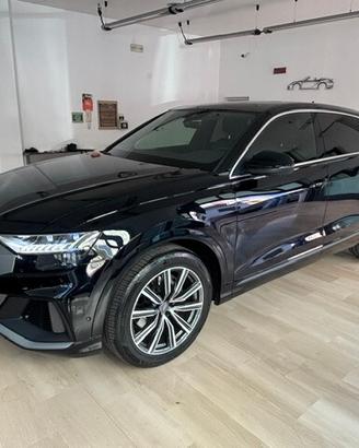 Audi Q8 45 3.0 tdi mhev Quattro Tiptronic S-Line