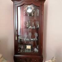 Vetrinetta in legno stile classico con cassetto