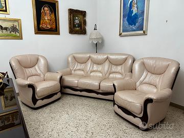 Divano e poltrone girevoli