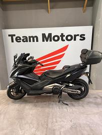 Kymco AK 550