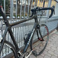 Bici da corsa cucchietti carbonio