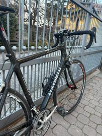 Bici da corsa cucchietti carbonio