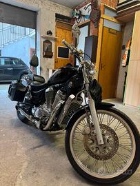 Suzuki Intruder VN51A