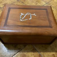 Portagioie in legno, d'epoca con intarsi in avorio