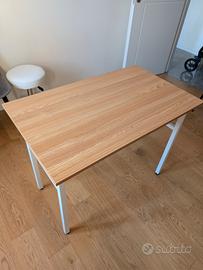 Scrivania pieghevole come nuova
