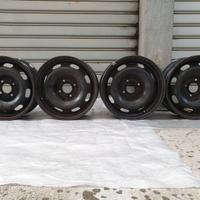 4 CERCHI IN FERRO DA 15 POLLICI e 4 fori bulloni.