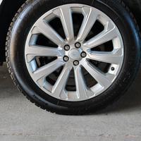 Range rover cerchi e gomme da 20 