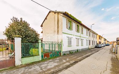 Villa bifamiliare con box