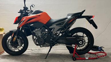 KTM Duke 790