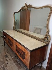 Comò in buone condizioni in omaggio