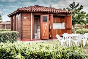 Piazzola Attrezzata in Villaggio (cucina+bagno)