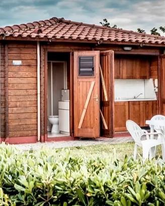 Piazzola Attrezzata in Villaggio (cucina+bagno)