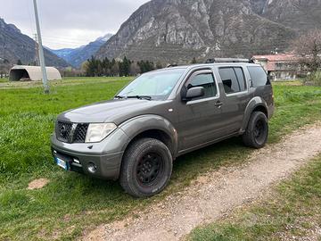 Nissan  pathfinder