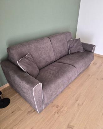 Camera da letto matr. + divano letto contenenitore