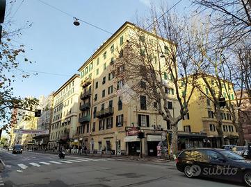 MAGAZZINO A GENOVA