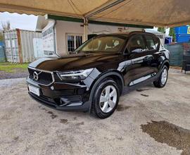 VOLVO XC40 T2 Momentum Core