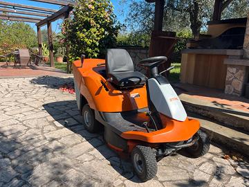 Trattorino tagliaerba STIHL RT 4082