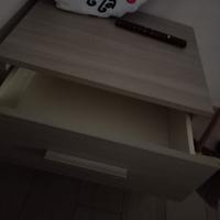 due set di comodini da camera da letto...