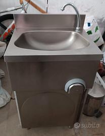 lavamani professionale in acciaio inox con comando