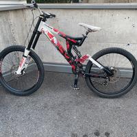 Downhill specialized big hit 3 black-white-red