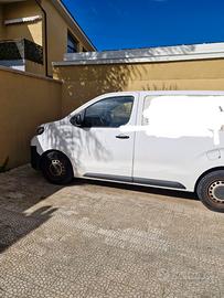 Furgone proace autocarro toyota