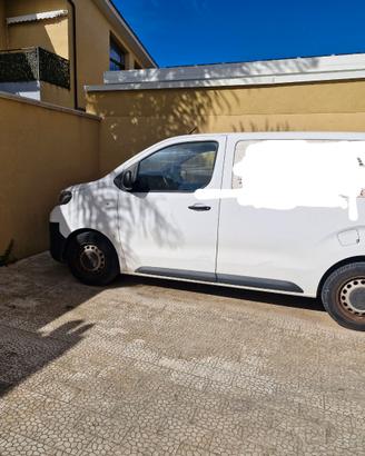 Furgone proace autocarro toyota