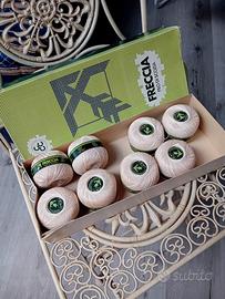 Scatola fili da uncinetto