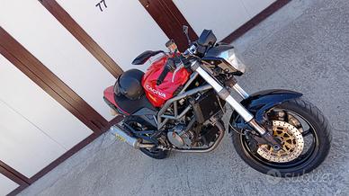 Moto cagiva raptor 650 bicilindrica