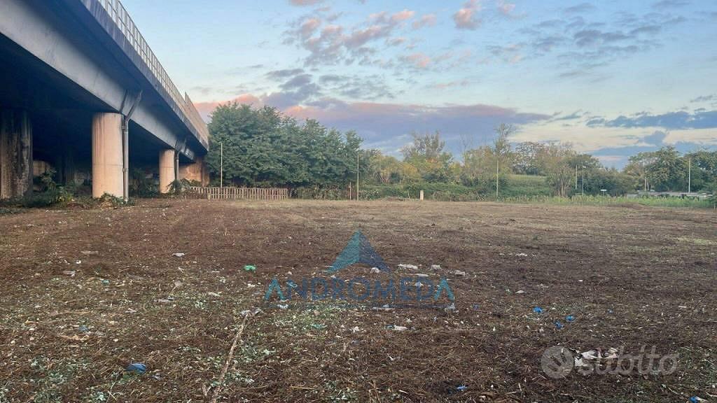 Terreno di 2300 m² a Grumo Nevano - Altro
