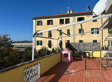 4 LOCALI A CARRARA