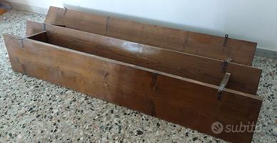 Mensole in legno massello.