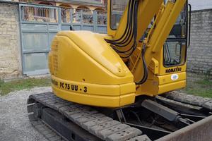 Escavatore pc75