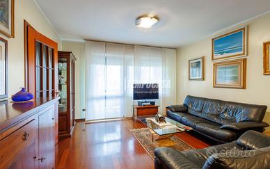 QUADRILOCALE CON GARAGE